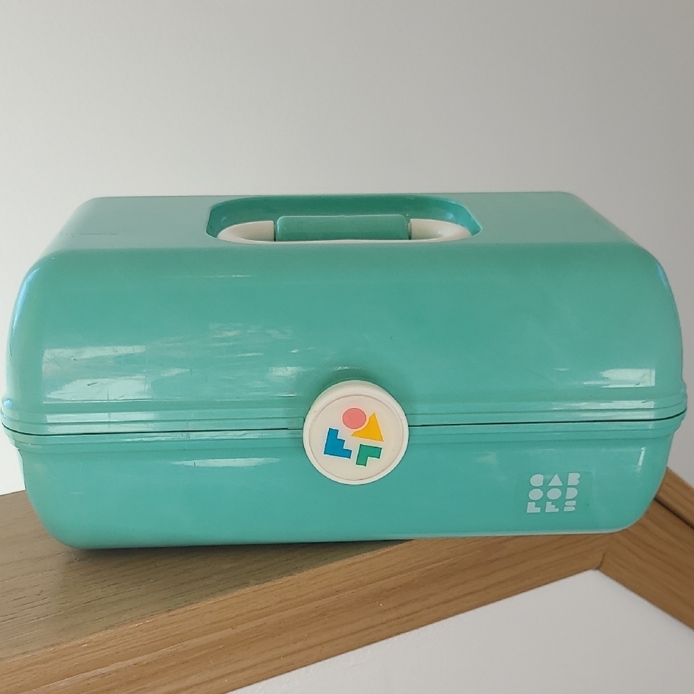 Caboodles Teal Plastic Storage Box with Handle
